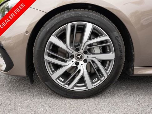 Used 2025 Mercedes-Benz E 350 4MATIC Sedan image 5