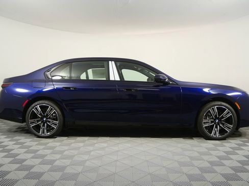 Used 2026 BMW 750e xDrive w/ Executive Package image 2