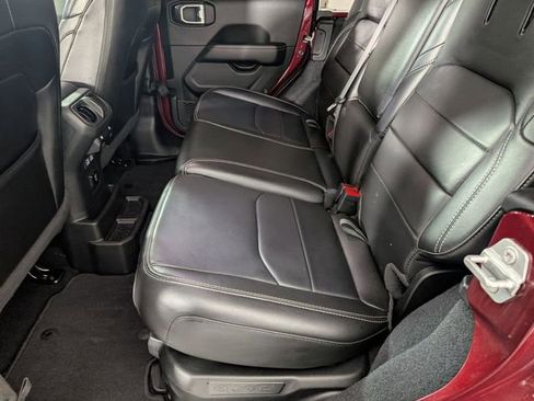 Used 2022 Jeep Wrangler Unlimited Sahara image 26