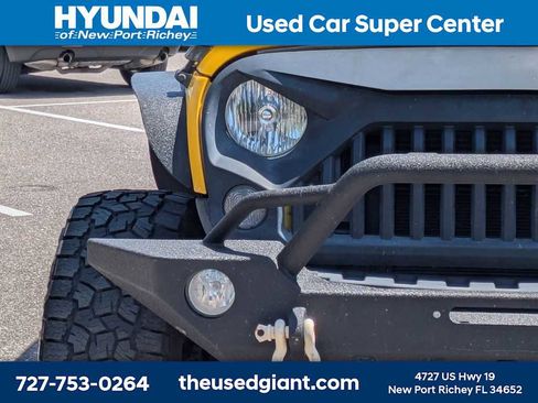 Used 2015 Jeep Wrangler Unlimited Sport w/ Connectivity Group AWD/4WD image 9