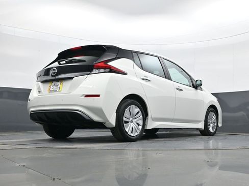Used 2023 Nissan Leaf S image 25