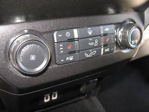 Used 2020 Ford F150 XLT w/ Equipment Group 302A Luxury AWD/4WD image 43
