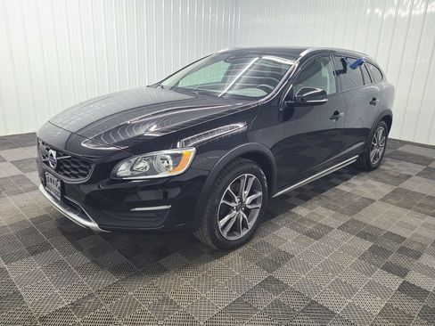 Used 2016 Volvo V60 T5 Cross Country AWD/4WD image 7