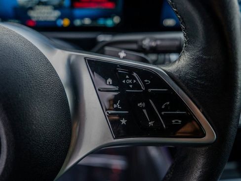 Used 2024 Mercedes-Benz GLB 250 4MATIC image 7