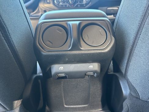 Used 2024 Jeep Wrangler Sport S image 37