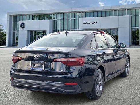 Used 2023 Volkswagen Jetta SE FWD image 6