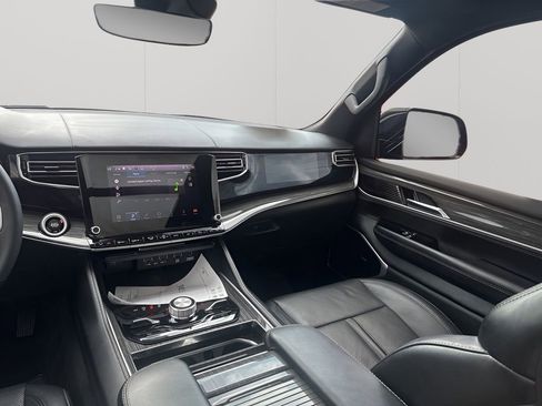 Used 2022 Jeep Wagoneer Series III w/ Premium Group I image 25