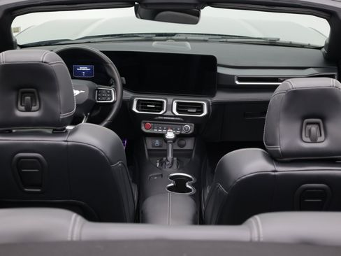Used 2025 Ford Mustang Premium RWD image 38
