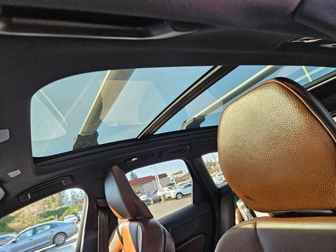 Certified 2023 Volvo XC60 B5 Plus AWD/4WD image 27