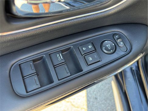 Used 2016 Honda HR-V EX-L image 17