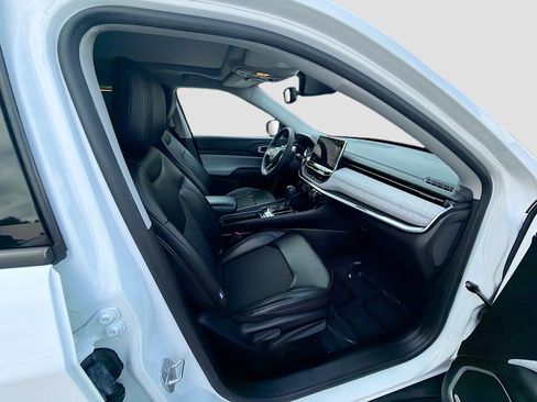Used 2022 Jeep Compass Latitude w/ Sun and Sound Group FWD image 31