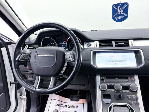 Used 2017 Land Rover Range Rover Evoque SE Premium image 6