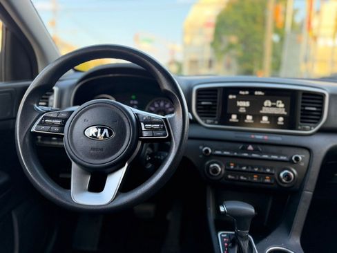Used 2020 Kia Sportage LX AWD/4WD image 9