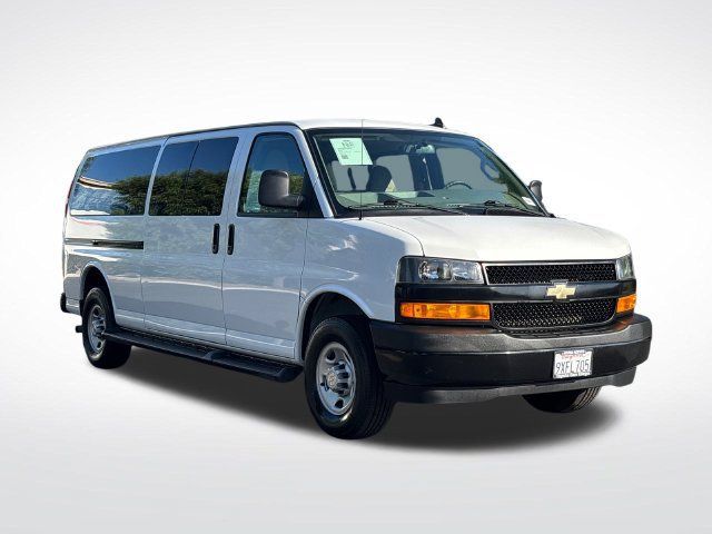 Used 2023 Chevrolet Express 3500 LS RWD image 4