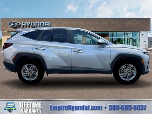 New 2026 Hyundai Tucson SE image 9