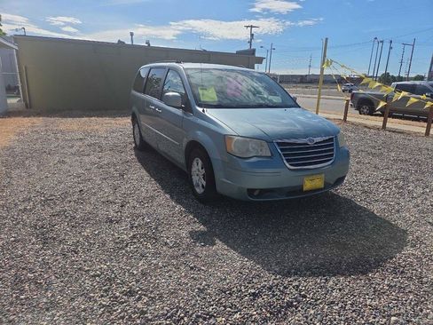 Used 2010 Chrysler Town & Country Touring FWD image 6