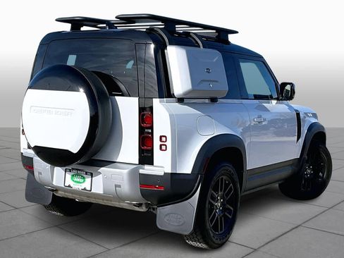 Used 2025 Land Rover Defender 90 S image 13