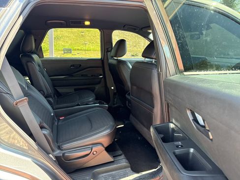 Used 2024 Nissan Pathfinder Rock Creek AWD/4WD image 25