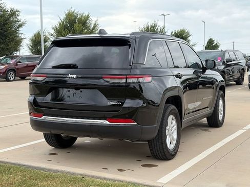 Used 2024 Jeep Grand Cherokee Laredo RWD image 9