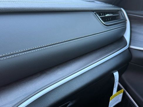 New 2026 Jeep Grand Cherokee L Limited RWD image 21
