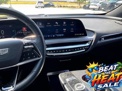 Used 2025 Cadillac Lyriq Sport RWD image 8