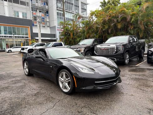 Used 2017 Chevrolet Corvette Stingray Coupe w/ 1LT RWD image 3