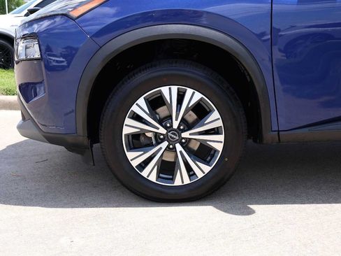 Used 2023 Nissan Rogue SV AWD/4WD image 8