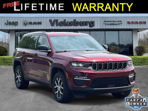 Used 2023 Jeep Grand Cherokee Limited AWD/4WD image 1