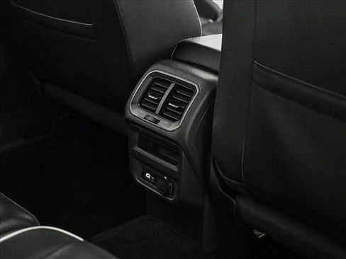 Used 2022 Volkswagen Tiguan SEL R-Line AWD/4WD image 18