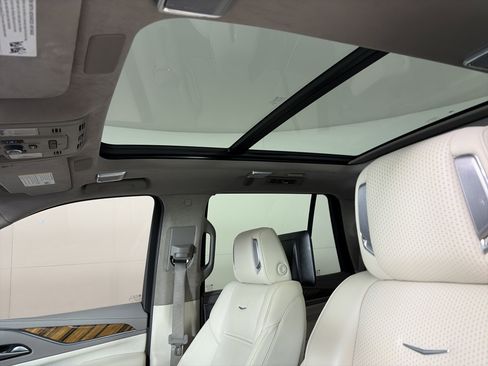 Used 2024 Cadillac Escalade Sport Platinum image 7