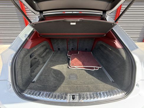 Used 2021 Bentley Bentayga V8 w/ First Edition Specification image 37