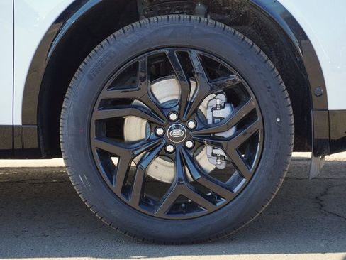 New 2026 Land Rover Discovery Sport Landmark AWD/4WD image 9