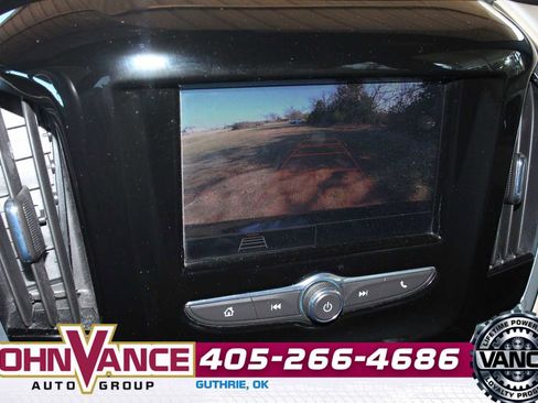 Used 2023 Chevrolet Traverse LS image 31