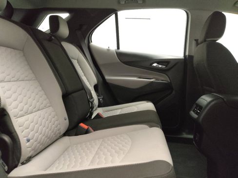 Used 2020 Chevrolet Equinox LS image 19
