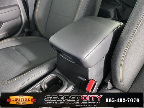 New 2025 Jeep Gladiator Sport image 25