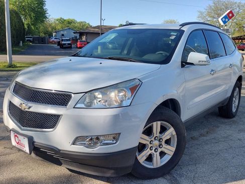 Used 2010 Chevrolet Traverse LT image 1
