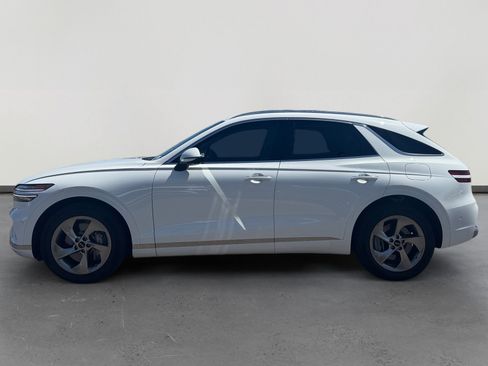 Used 2026 Genesis GV70 2.5T Advanced AWD/4WD image 2