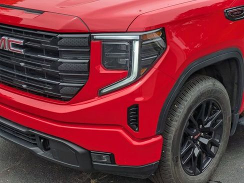 Used 2024 GMC Sierra 1500 Elevation AWD/4WD image 9