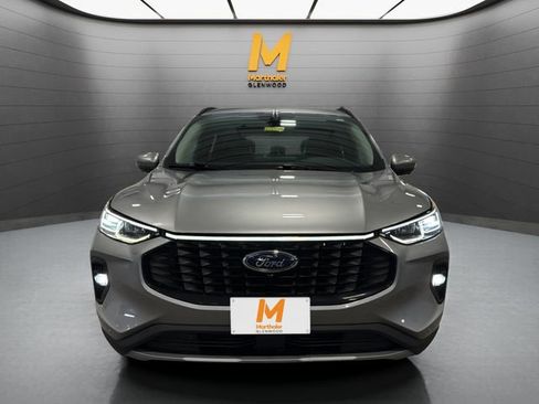 Used 2024 Ford Escape Platinum image 3