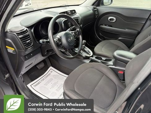 Used 2018 Kia Soul image 11