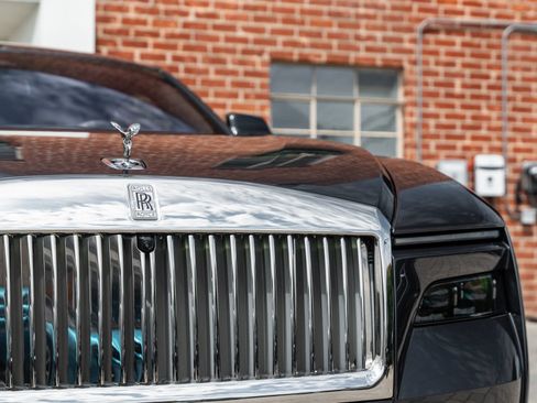 Used 2024 Rolls-Royce Spectre w/ Spectre Launch Package AWD/4WD image 7