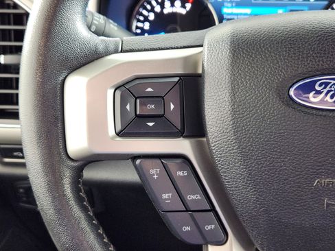 Used 2020 Ford F150 Lariat w/ Equipment Group 502A Luxury AWD/4WD image 17