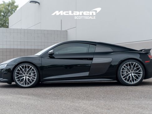 Used 2017 Audi R8 V10 plus image 4