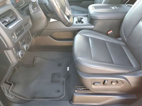 Used 2021 Chevrolet Suburban LT w/ Rear Media and Nav Package image 33