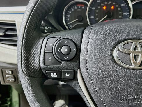 Used 2016 Toyota Corolla LE FWD image 19