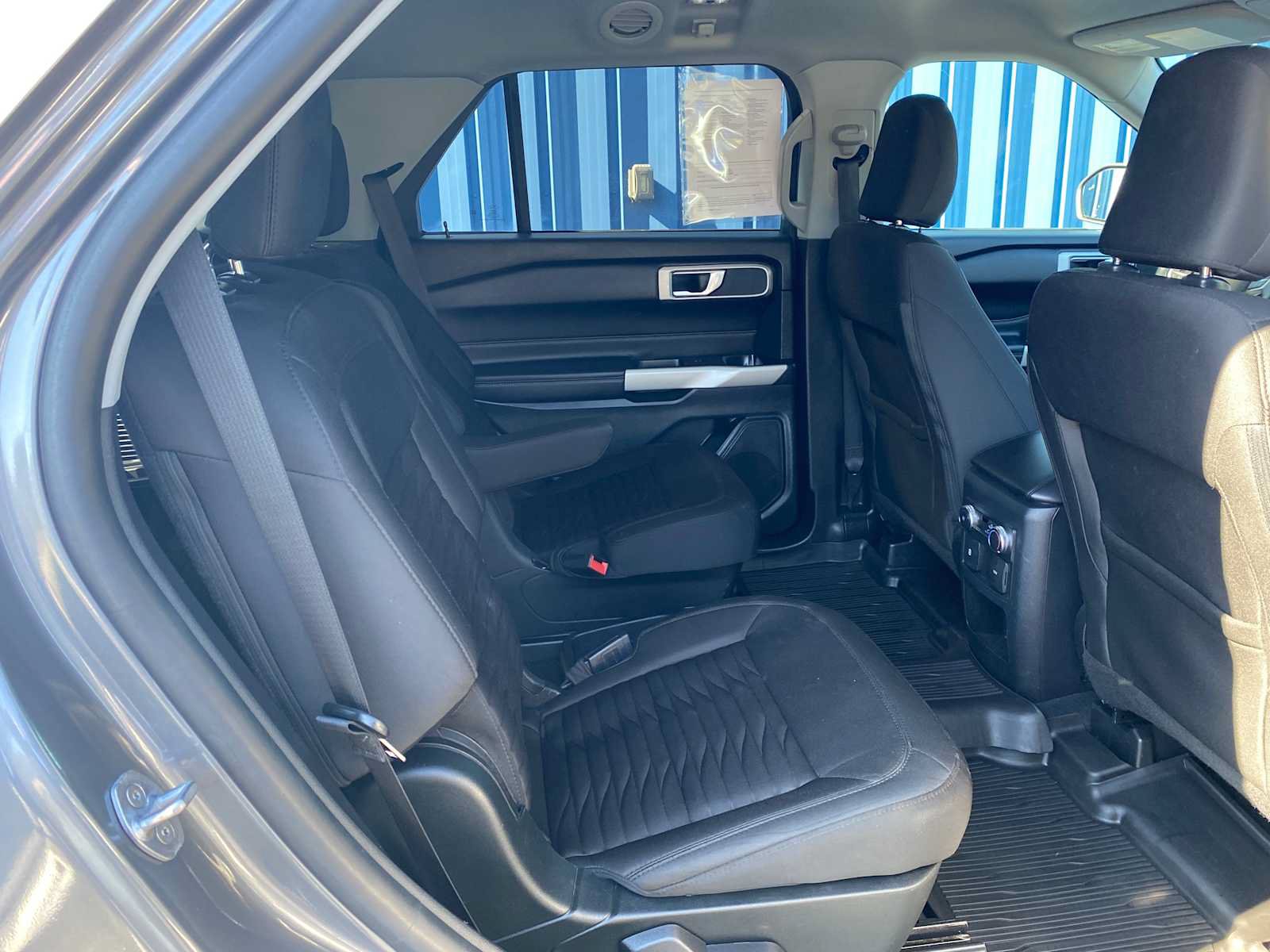 Used 2021 Ford Explorer XLT AWD/4WD image 30