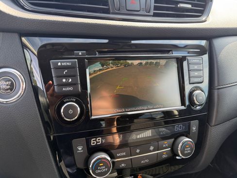Used 2019 Nissan Rogue SV AWD/4WD image 27