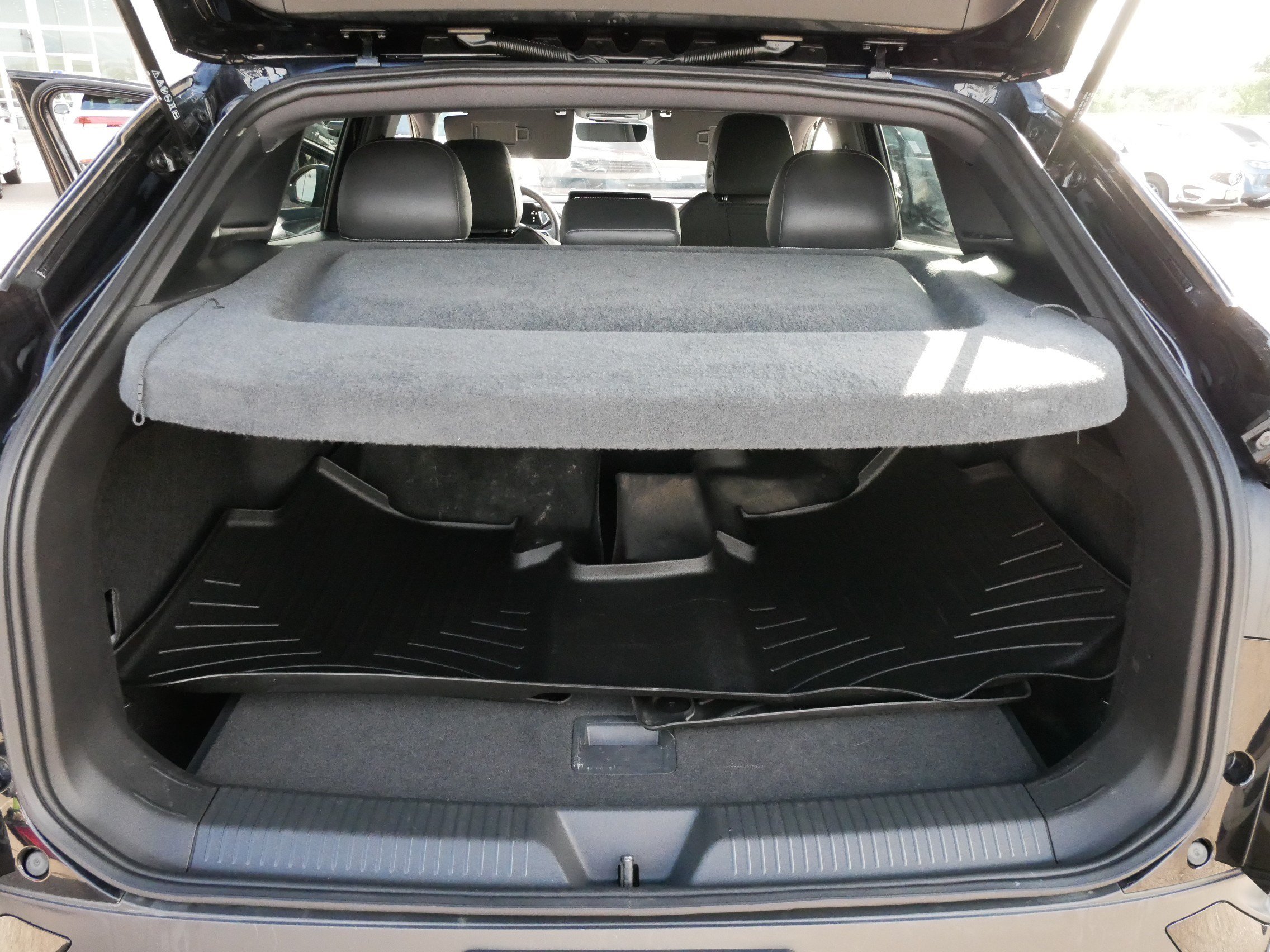 Certified 2023 Volkswagen ID.4 Pro AWD/4WD image 18