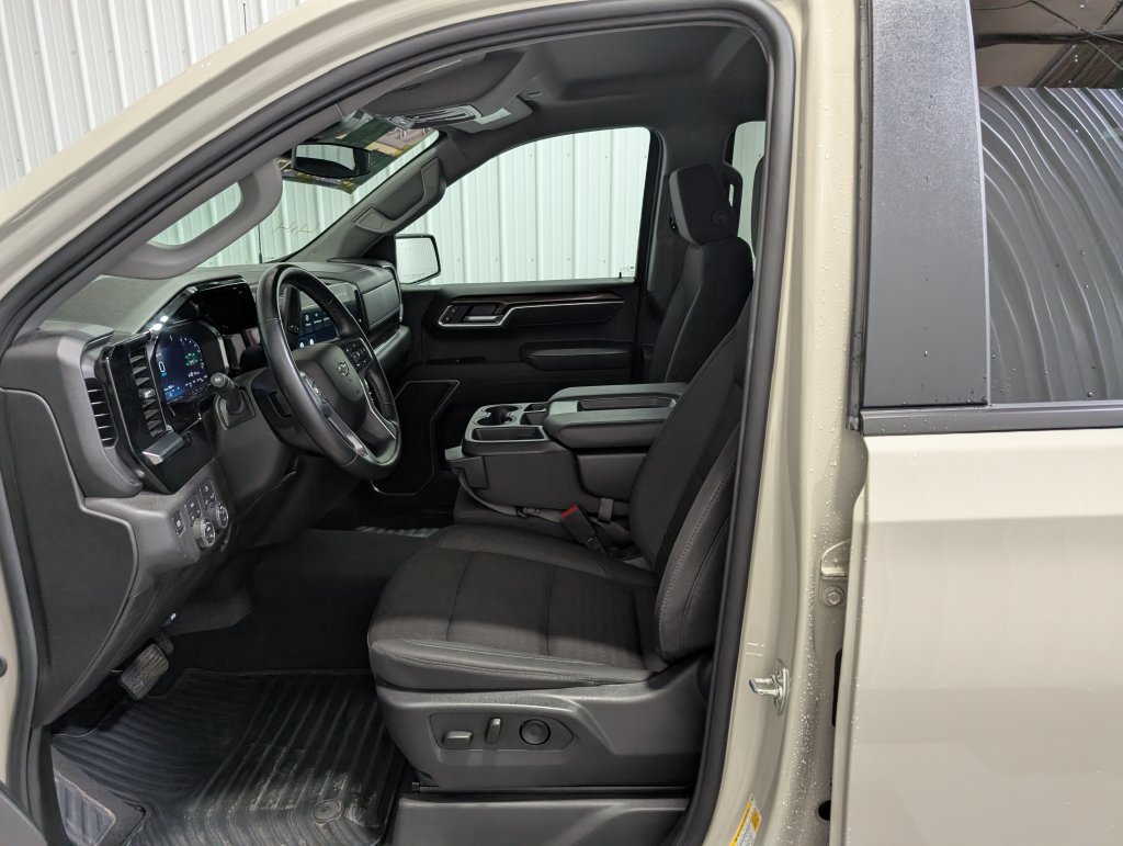 Used 2026 Chevrolet Silverado 1500 RST AWD/4WD image 15