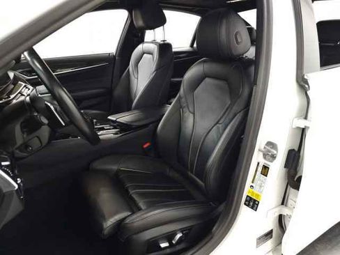 Used 2019 BMW 530i xDrive w/ Convenience Package image 16